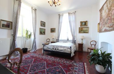 Château à vendre Fays, Wallonie, Schlafzimmer im 1.OG des zweiten Traktes