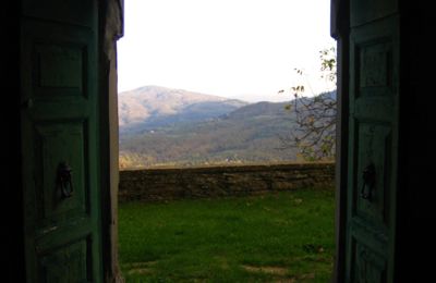 Château à vendre San Leo Bastia, Palazzo Vaiano, Ombrie, Entrée