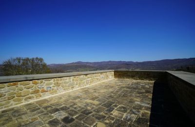 Château médiéval à vendre 06060 Pian di Marte, Torre D’Annibale, Ombrie:  Vue