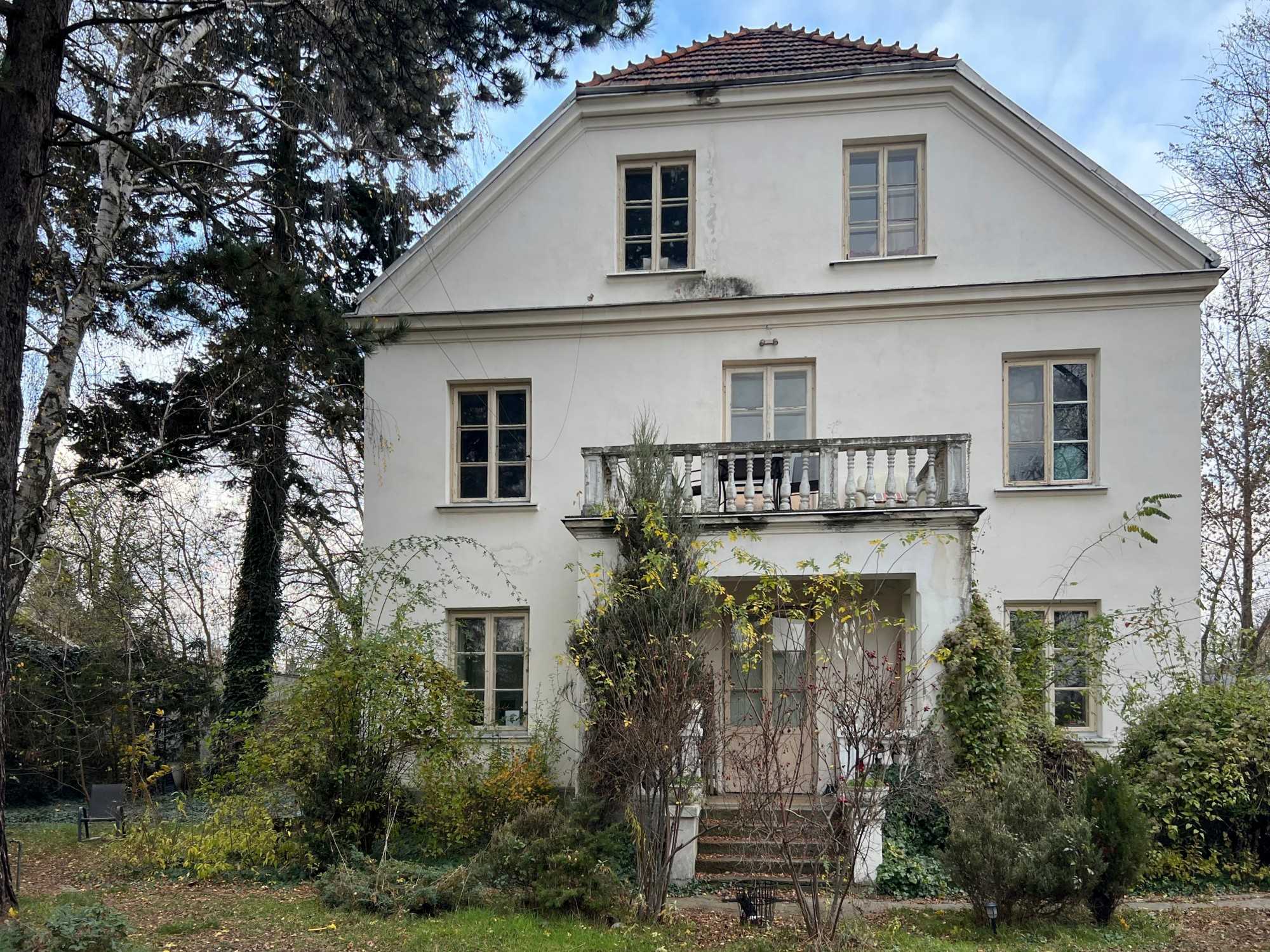 Photos Belle villa historique avec grand terrain à Varsovie
