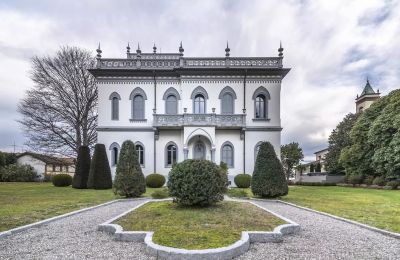 Villa historique à vendre 28040 Lesa, Piémont:  Vue arrière