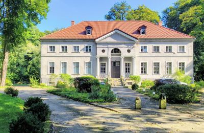 Propriétés historiques, Manoir en Pologne près de Görlitz (Allemagne)
