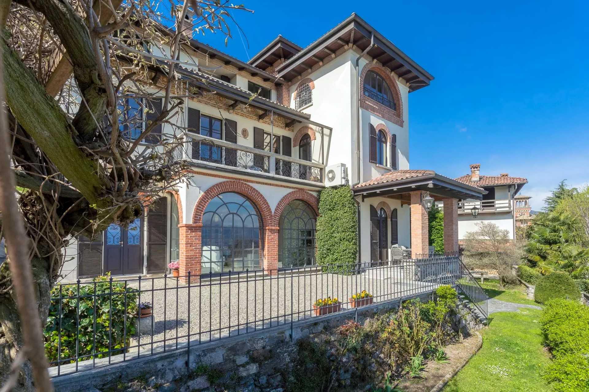 Photos Villa Art nouveau près de Stresa, vue sur le lac