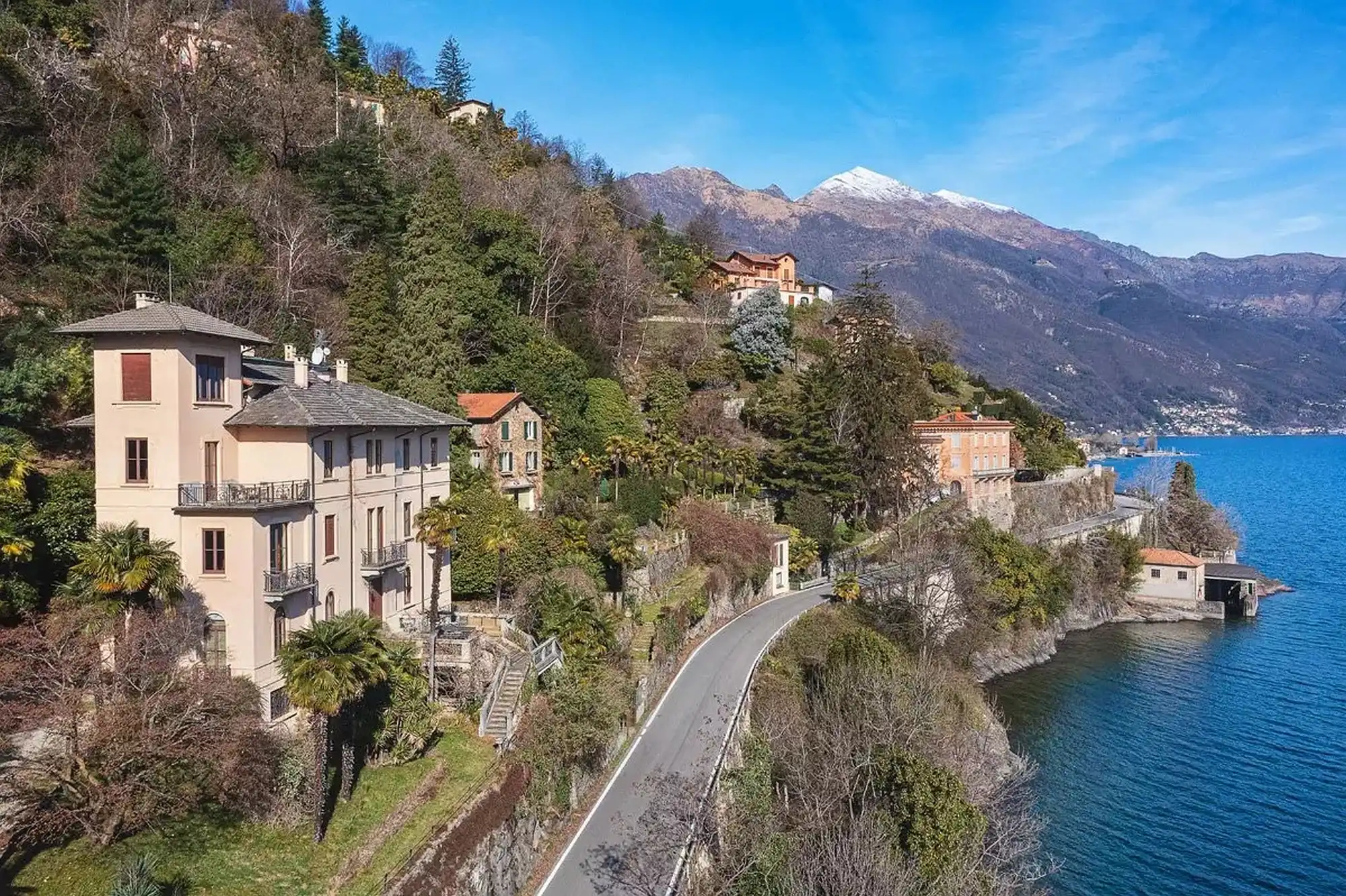 Photos Demeure Belle Époque près de la frontière suisse à Oggebbio avec vue sur le lac
