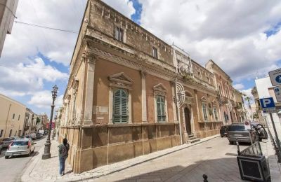 Villa historique à vendre Latiano, Pouilles:  Vue latérale