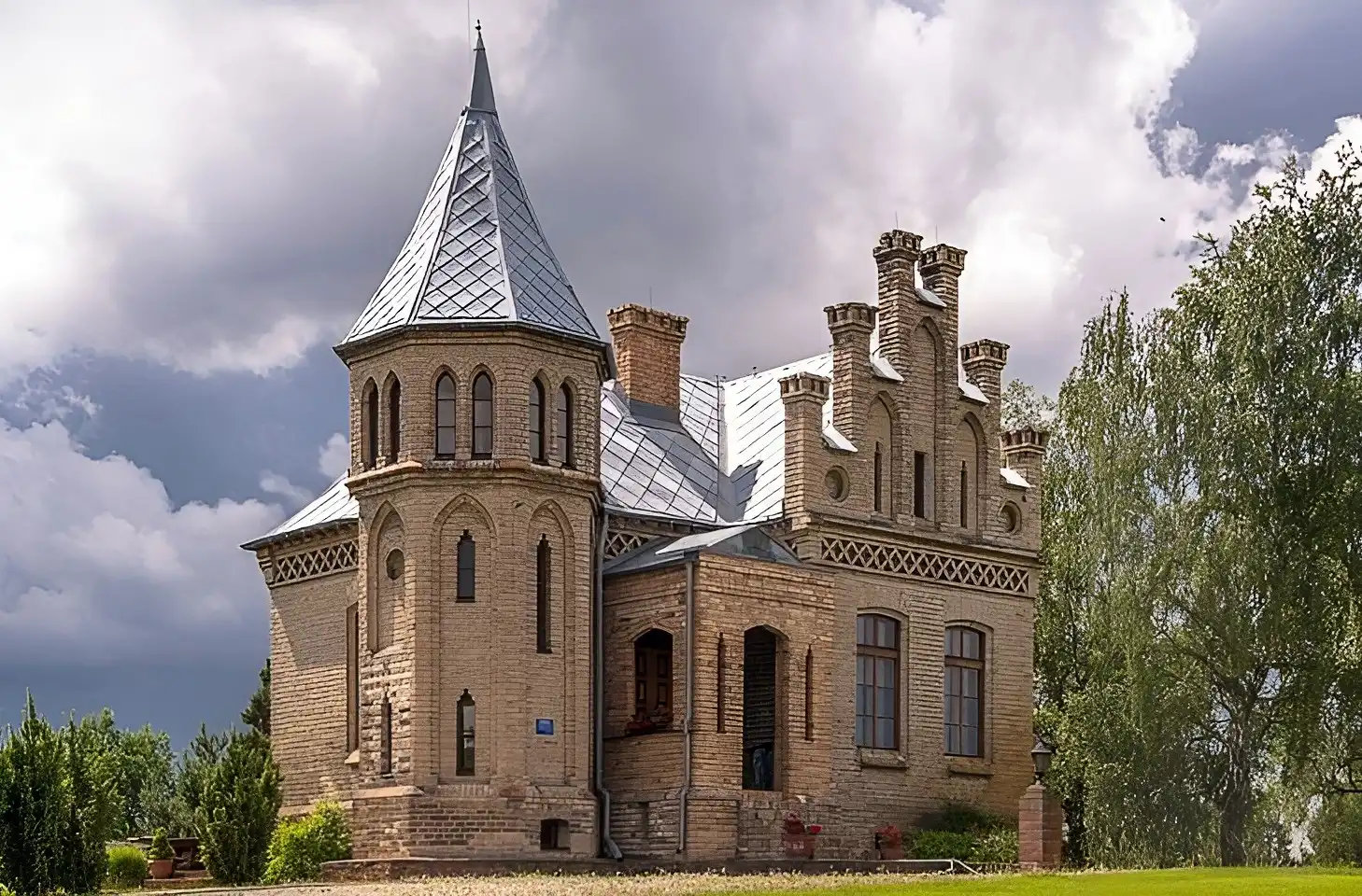 Photos Le plus petit « palais » de Pologne – Pavillon de chasse près de Bydgoszcz