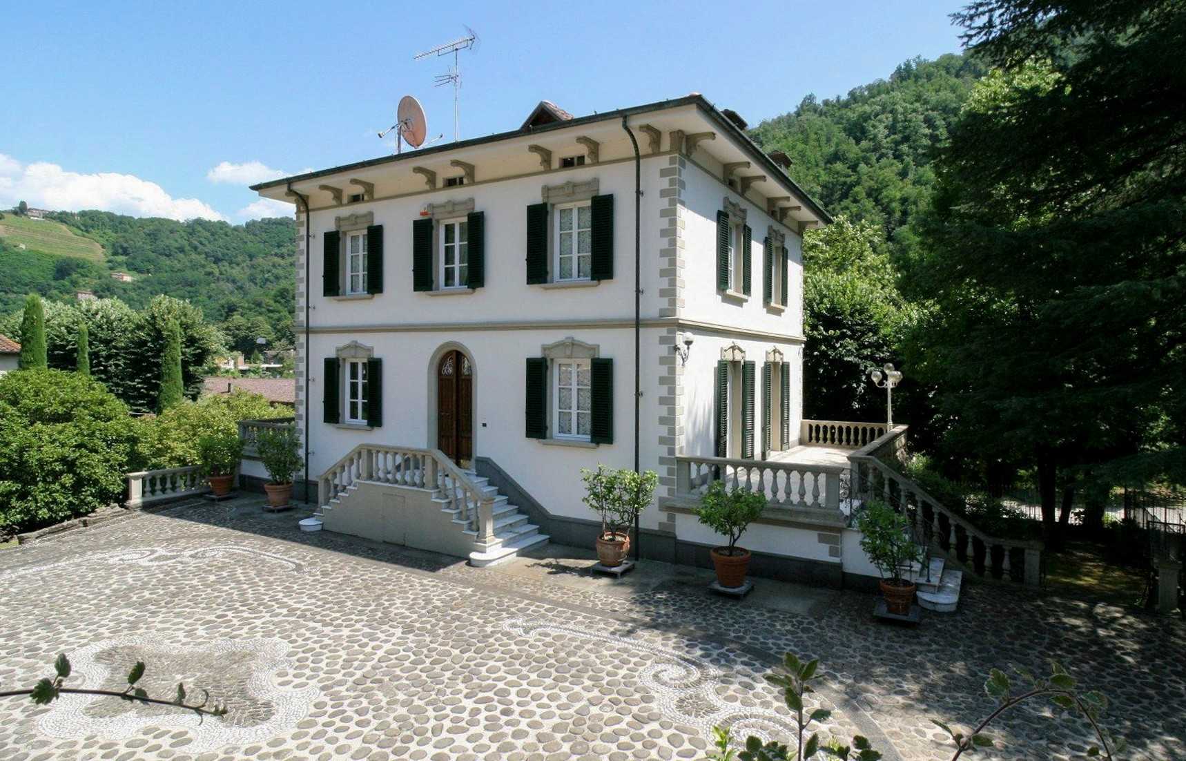 Photos Luxueuse propriété toscane à Bagni di Lucca avec maison de maître, ferme et parc