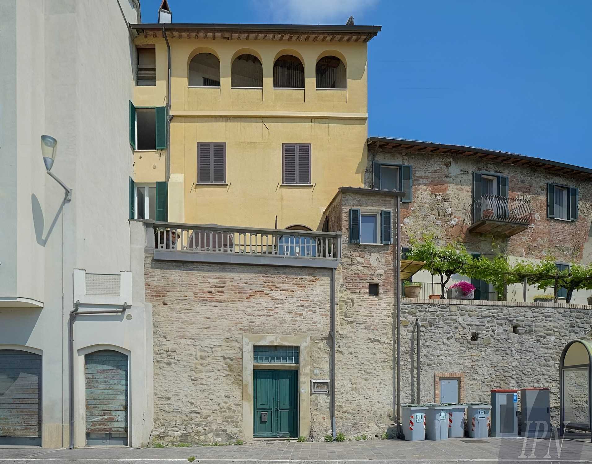 Photos Maison historique en Umbertide, Piazza Aprile