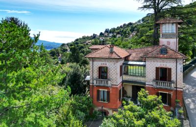 Propriétés, Villa Art Nouveau à Stresa avec tour et vue sur le lac
