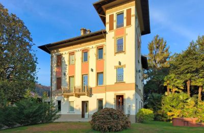 Villa historique à vendre 28040 Lesa, Piémont:  Vue extérieure