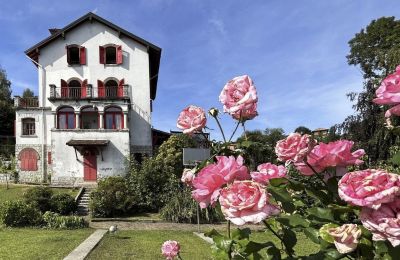 Villa historique à vendre 28894 Boleto, Piémont:  Vue arrière