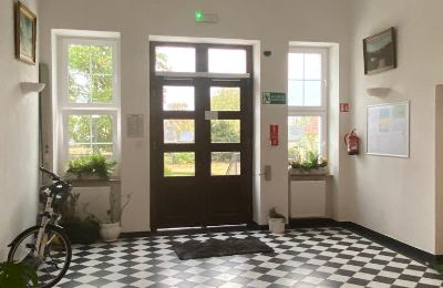 Appartement du château à vendre Lubiechowo, Pałac w Lubiechowie, Poméranie occidentale:  Hol wejściowy 