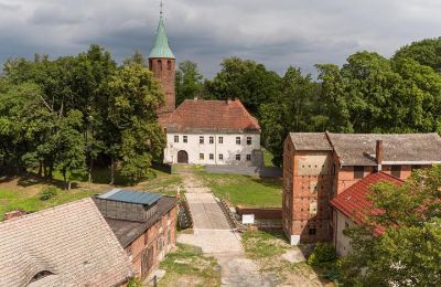 Château médiéval à vendre Karłowice, Zamek w Karłowicach, Opole, Accès