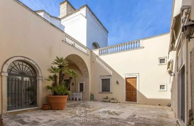 Propriétés, Maison historique avec cour intérieure à Squinzano