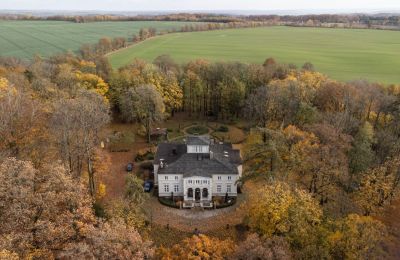 Propriétés, Manoir à Lisewo, au nord-ouest de Gdansk