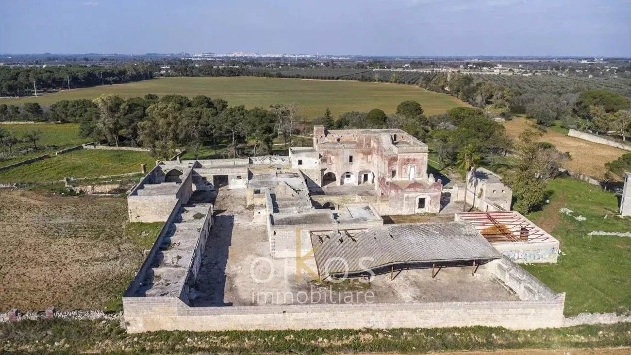 Photos Domaine de 52 hectares dans les Pouilles comme propriété d'investissement