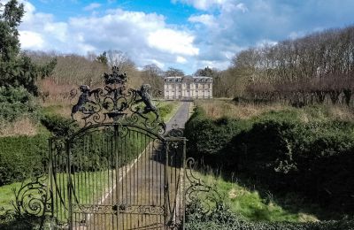Propriétés, Château près de Chantilly au nord de Paris avec une intimité totale