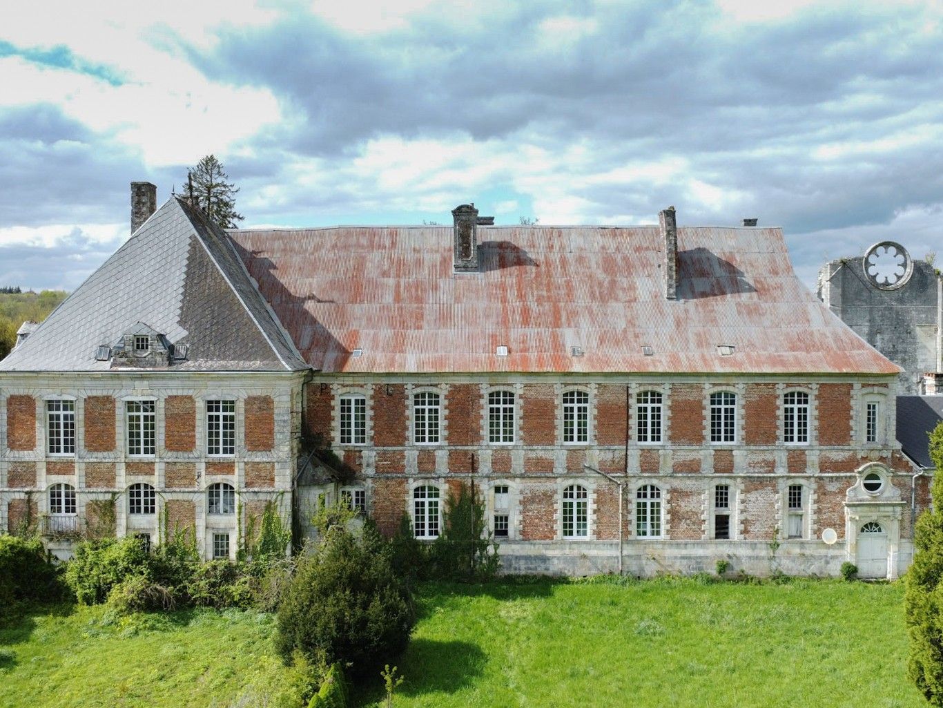 Photos Ancien monastère dans les Ardennes, région France-Belgique