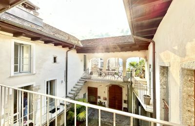Manoir à vendre 28824 Oggebbio, Località Rancone, Piémont, Cour intérieure