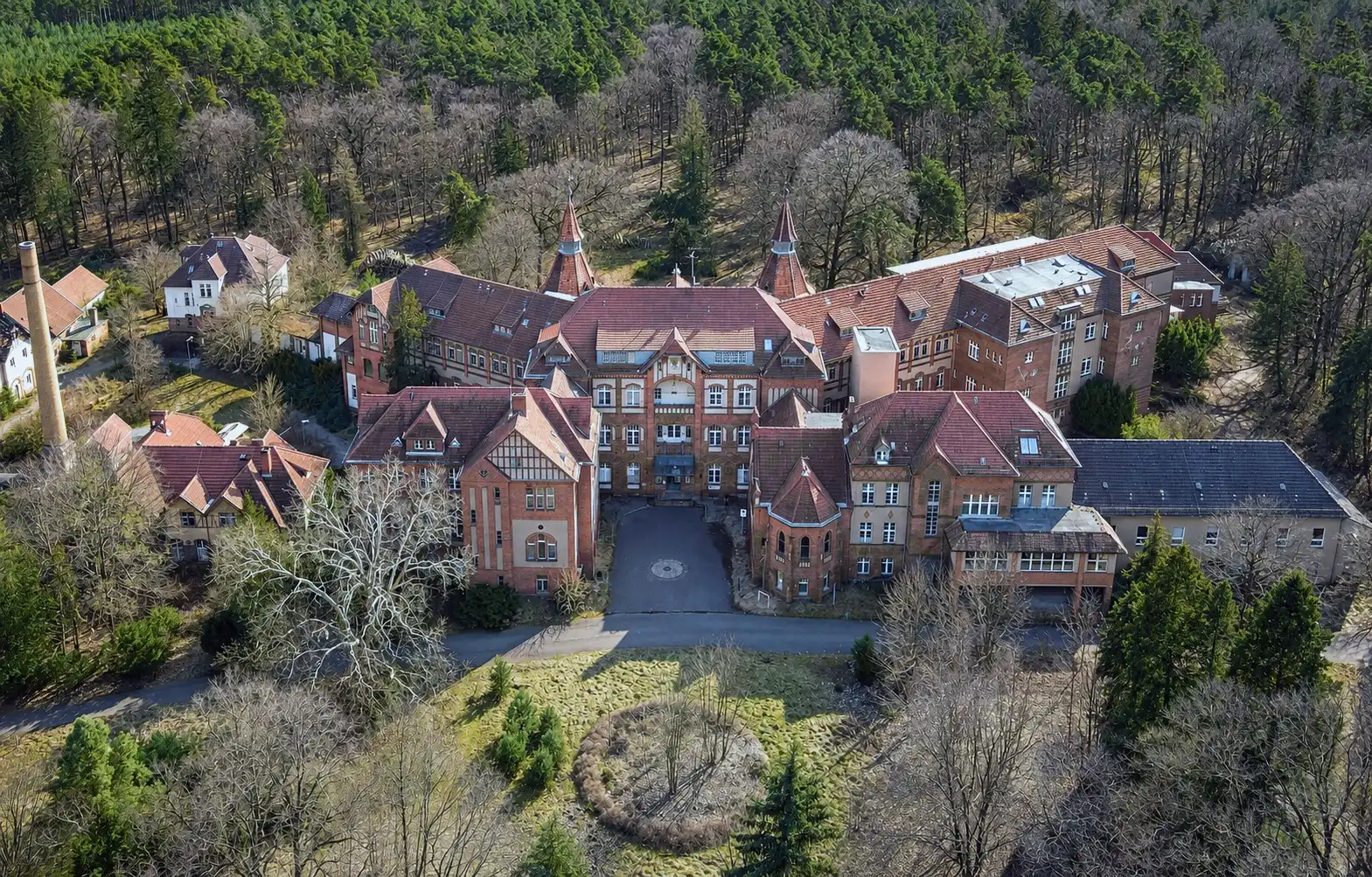 Photos Hôpital historique dans une zone forestière en Brandebourg