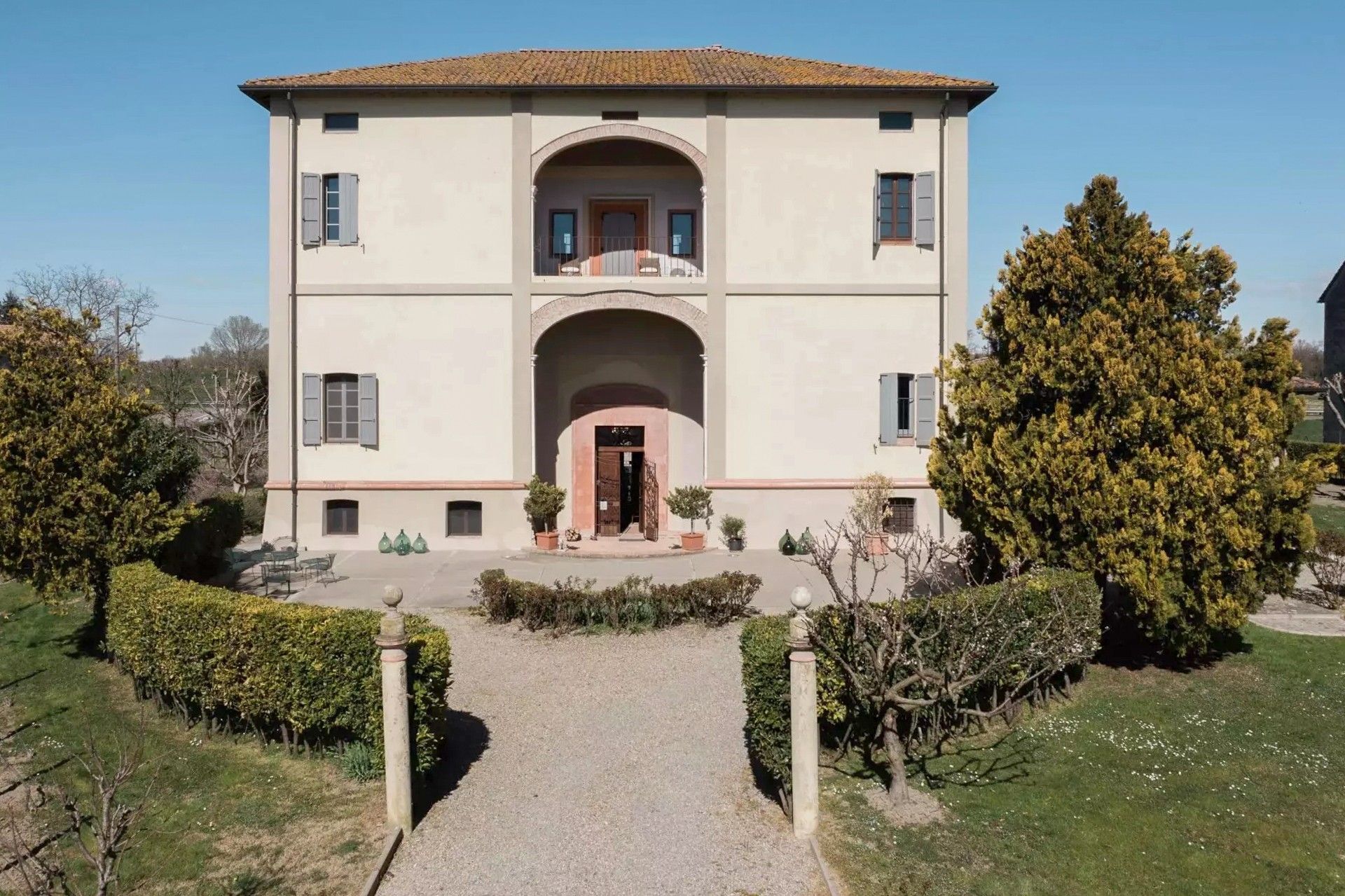 Photos Maison de maître avec petit vignoble au nord de Parme