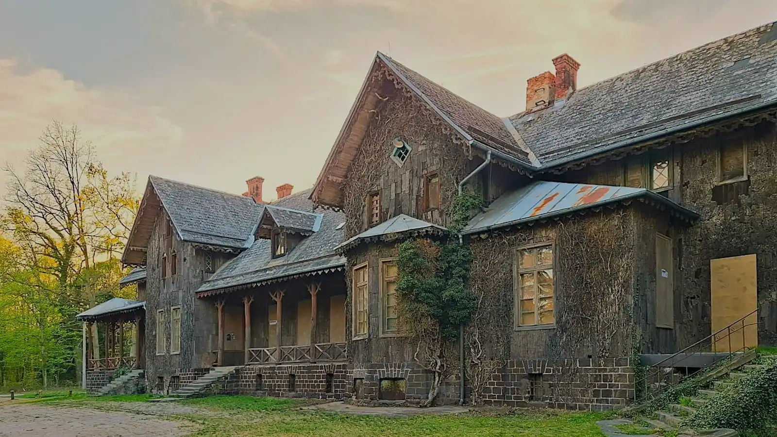 Photos Pałac Moja Wola près de Wrocław : château au cœur des forêts polonaises