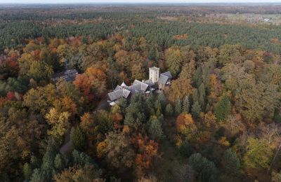 Biens historiques, Pavillon de chasse en forêt - propriété unique en Europe