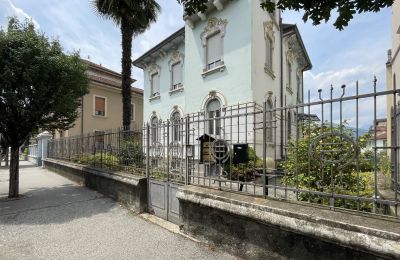 Propriétés, Appartement de trois pièces dans une villa Art Nouveau à Luino