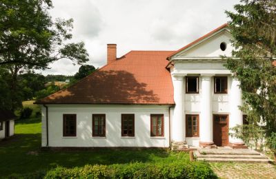 Propriétés historiques, Belle maison de maître à Rożnów - libre de droits