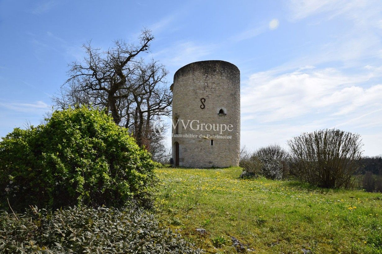 Photos Château du 17ème siècle avec cour d'honneur, piscine sur 8,9 hect Monflanquin