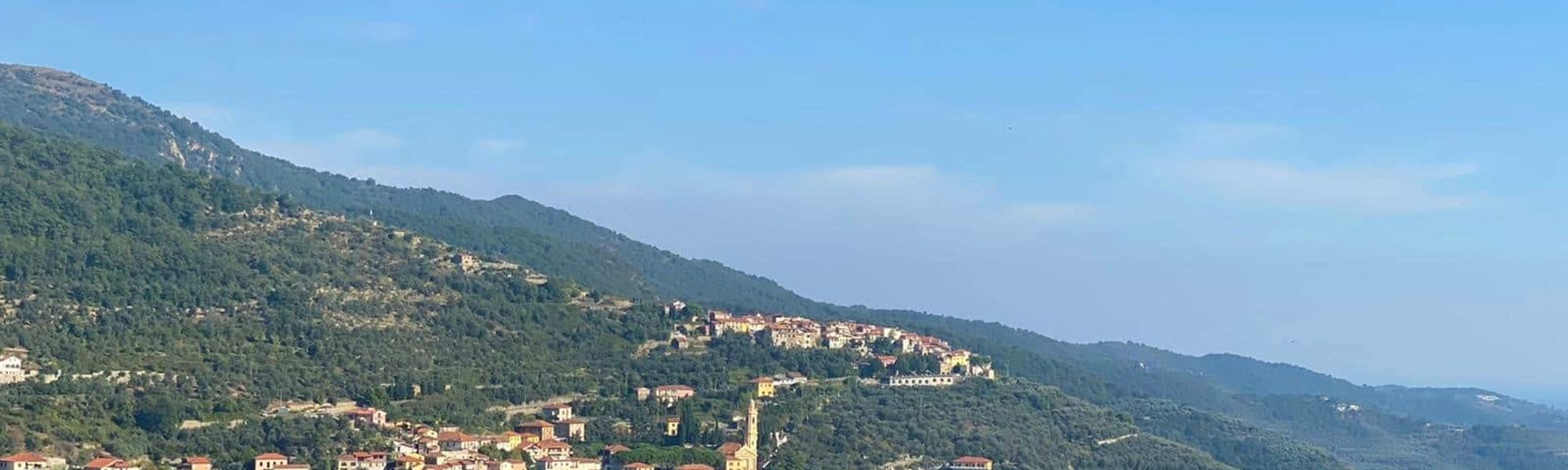 Photos Maison de campagne avec vue sur la mer à Torria / Imperia N ° 263