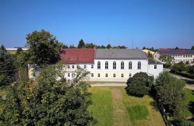 Propriétés, Bâtiment historique entre Dresde et Bautzen