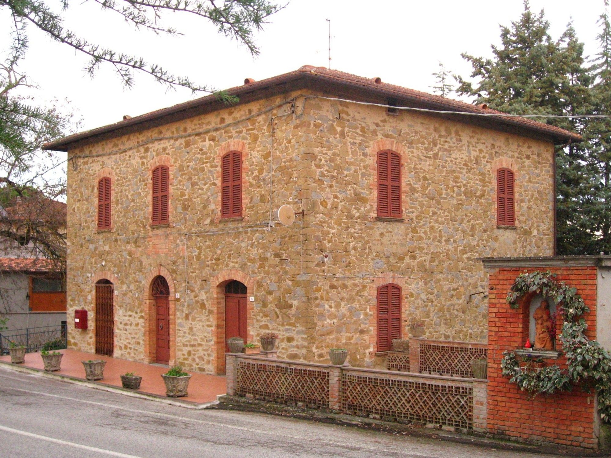 Photos Ancienne maison à Pornello, Ombrie