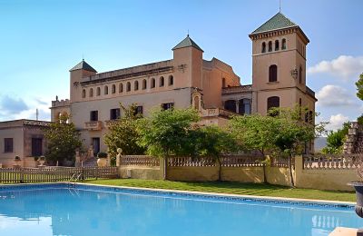 Château à vendre Santa Oliva, Catalogne, Vue extérieure