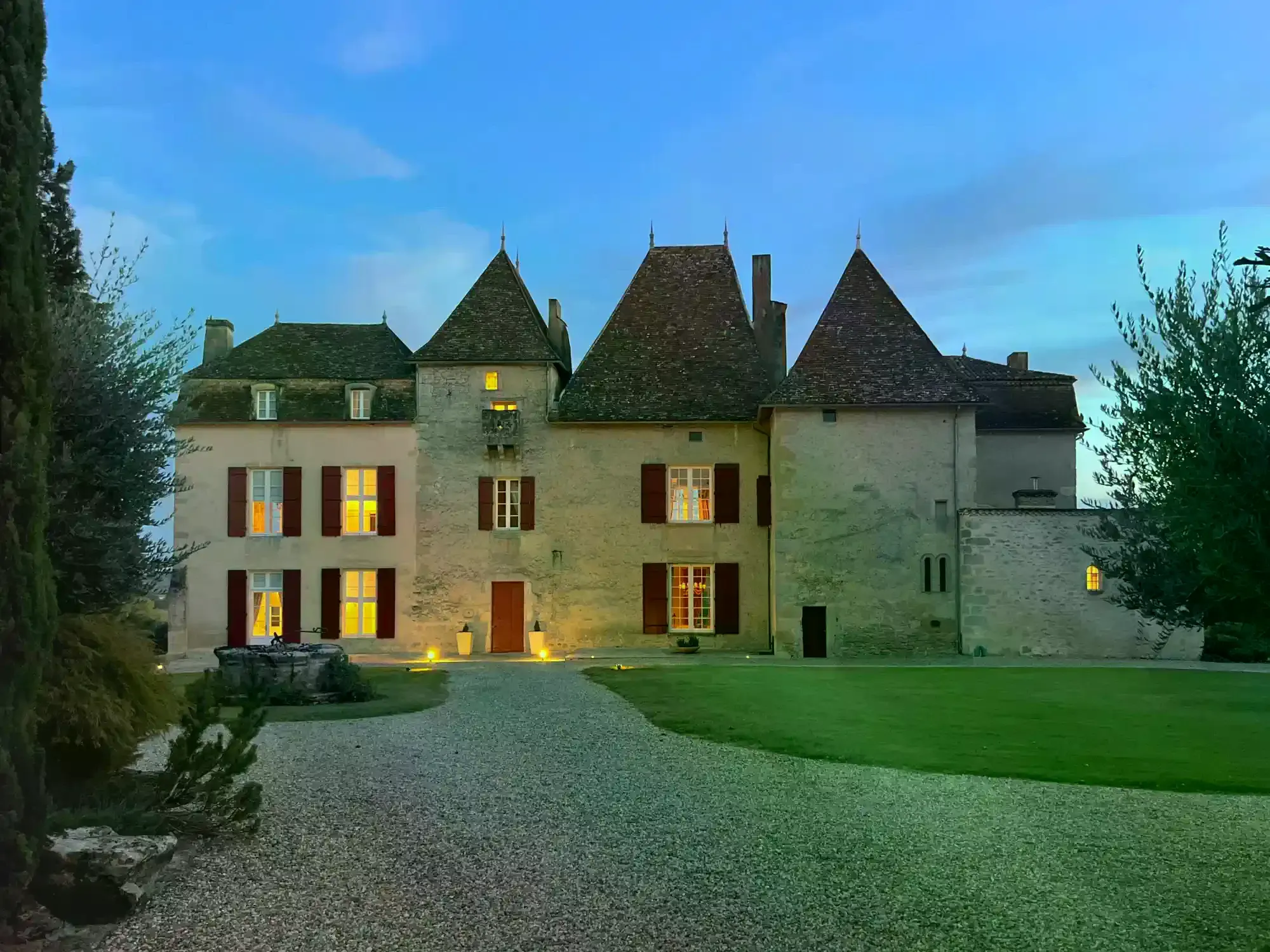 Photos Magnifique Château en Gironde avec son parc arboré et une vue imprenable sur le paysage