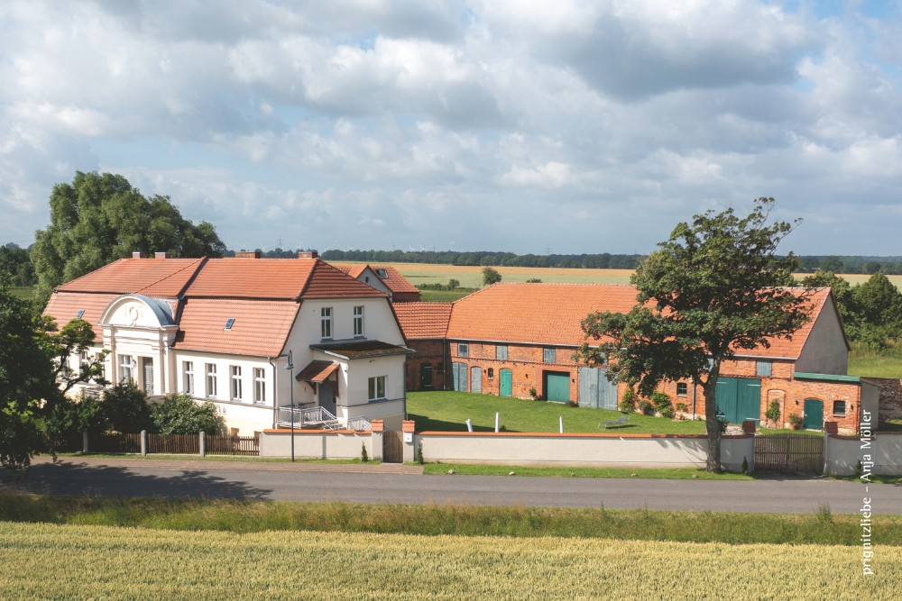 Photos Historisches Landgut in der Prignitz kaufen - Platz für Familie, Pferde und Visionen – bezugsfertig und einzigartig