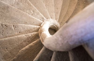 Propriétés, À proximité d'Uzès : Un ancien temple réinventé en résidence unique