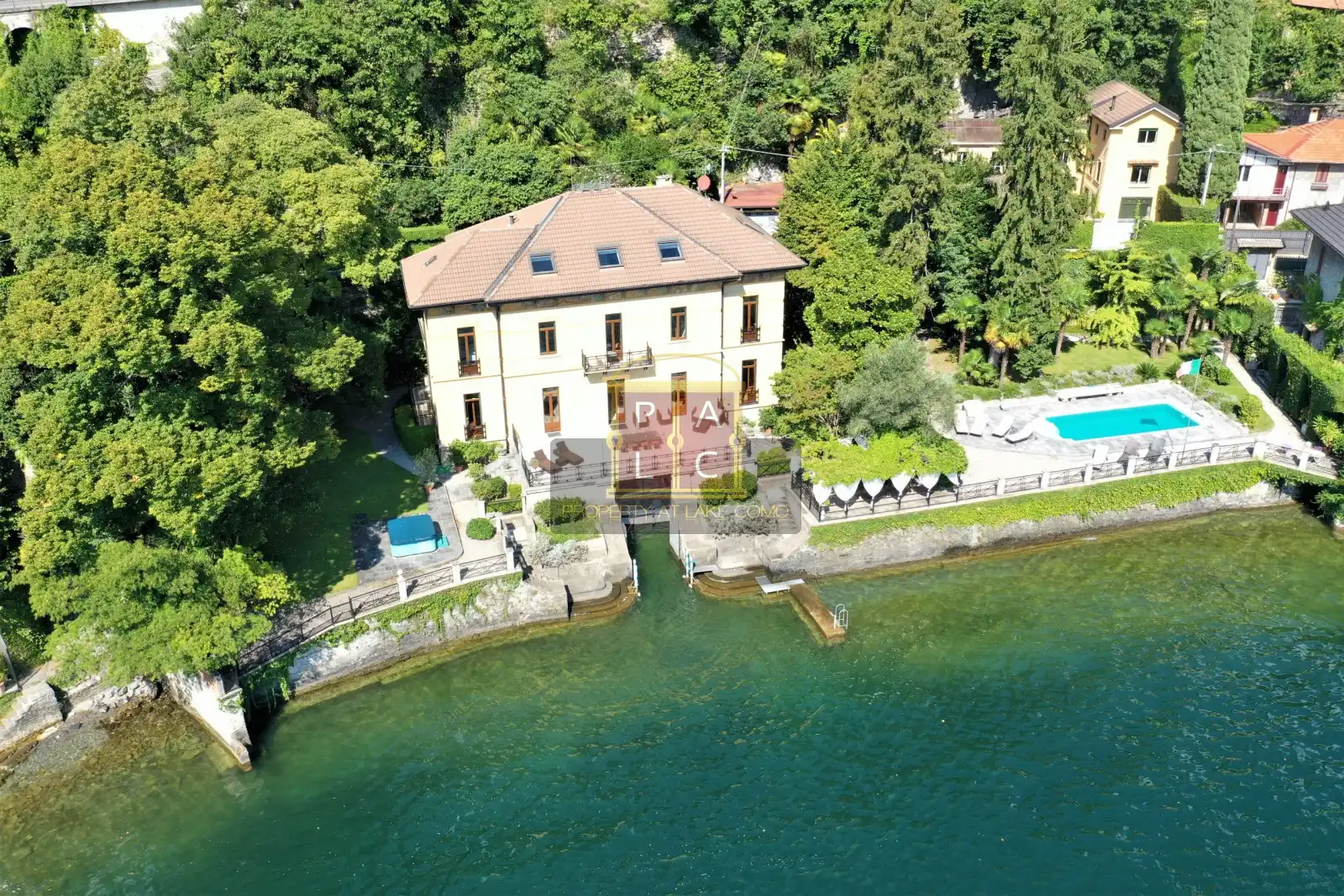 Photos Demeure au bord du lac, à proximité du célèbre Grand Hôtel Villa d'Este