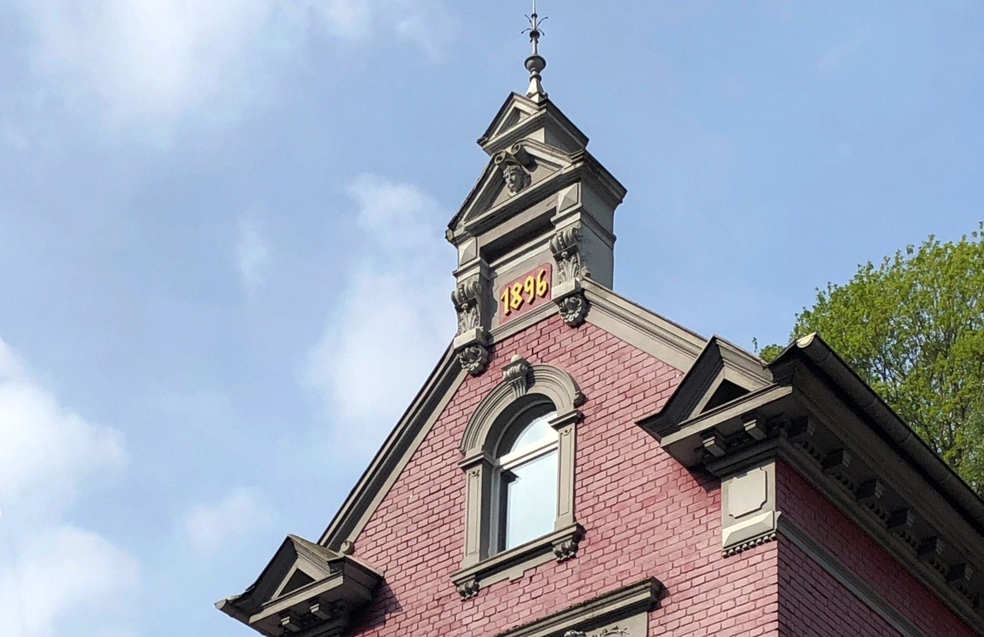 Photos Maison historique à Altena, Allemagne – Propriété avec vue sur le château