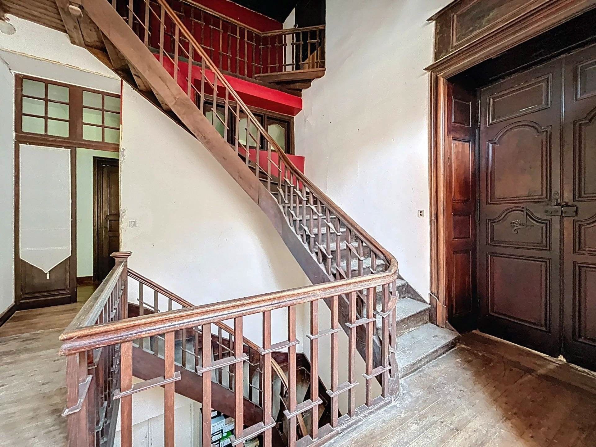 Photos Maison de maître historique avec jardin paysagé au cœur de Tournay