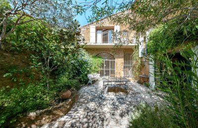 Propriété historique à vendre Aigaliers, Occitanie, Image 2/24