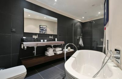 Manoir à vendre Uzès, Occitanie, Salle de bain