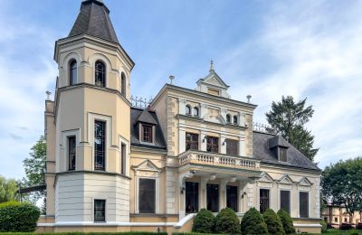 Propriétés historiques, Palais avec parc, écuries et court de tennis en Couïavie-Poméranie
