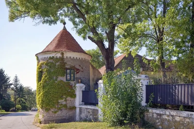Manoir à vendre Trnavský kraj, okres Hlohovec, Koplotovce,  Slovaquie, 2