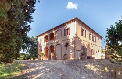 Biens historiques, Villa Montelupi – Demeure toscane avec piscine et vue panoramique sur la Val di Chiana