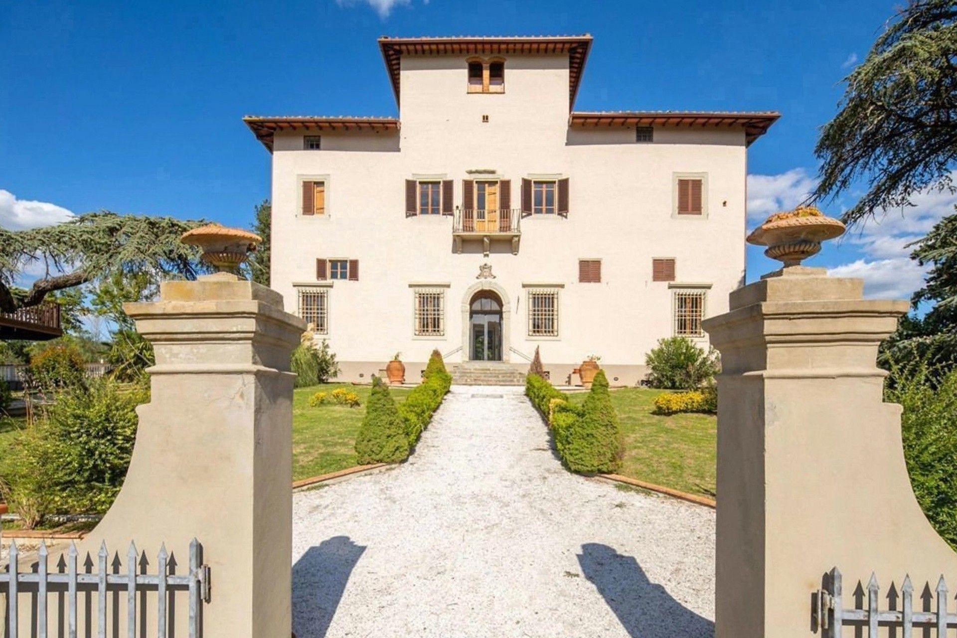 Photos Villa Murtas - Propriété au sud de Florence avec parc, spa et vue panoramique