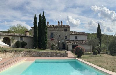 Biens historiques, Maison de campagne dans la vallée du Niccone avec vue dégagée, terrain soigné et annexes