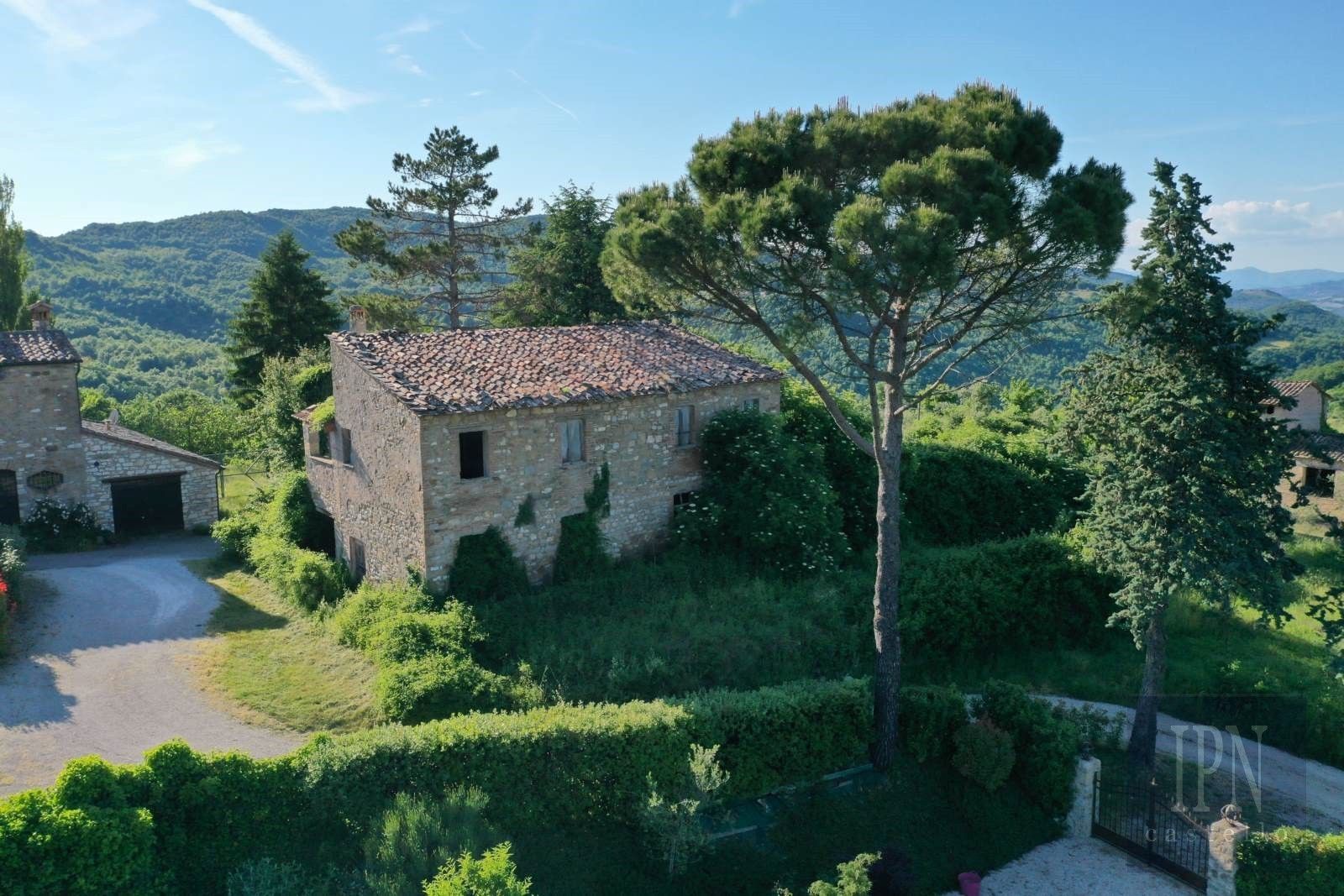 Photos Projet Polgeto – Ancienne ferme avec vue sur le Château de Polgeto