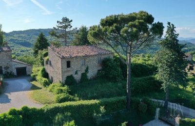 Biens historiques, Projet Polgeto – Ancienne ferme avec vue sur le Château de Polgeto