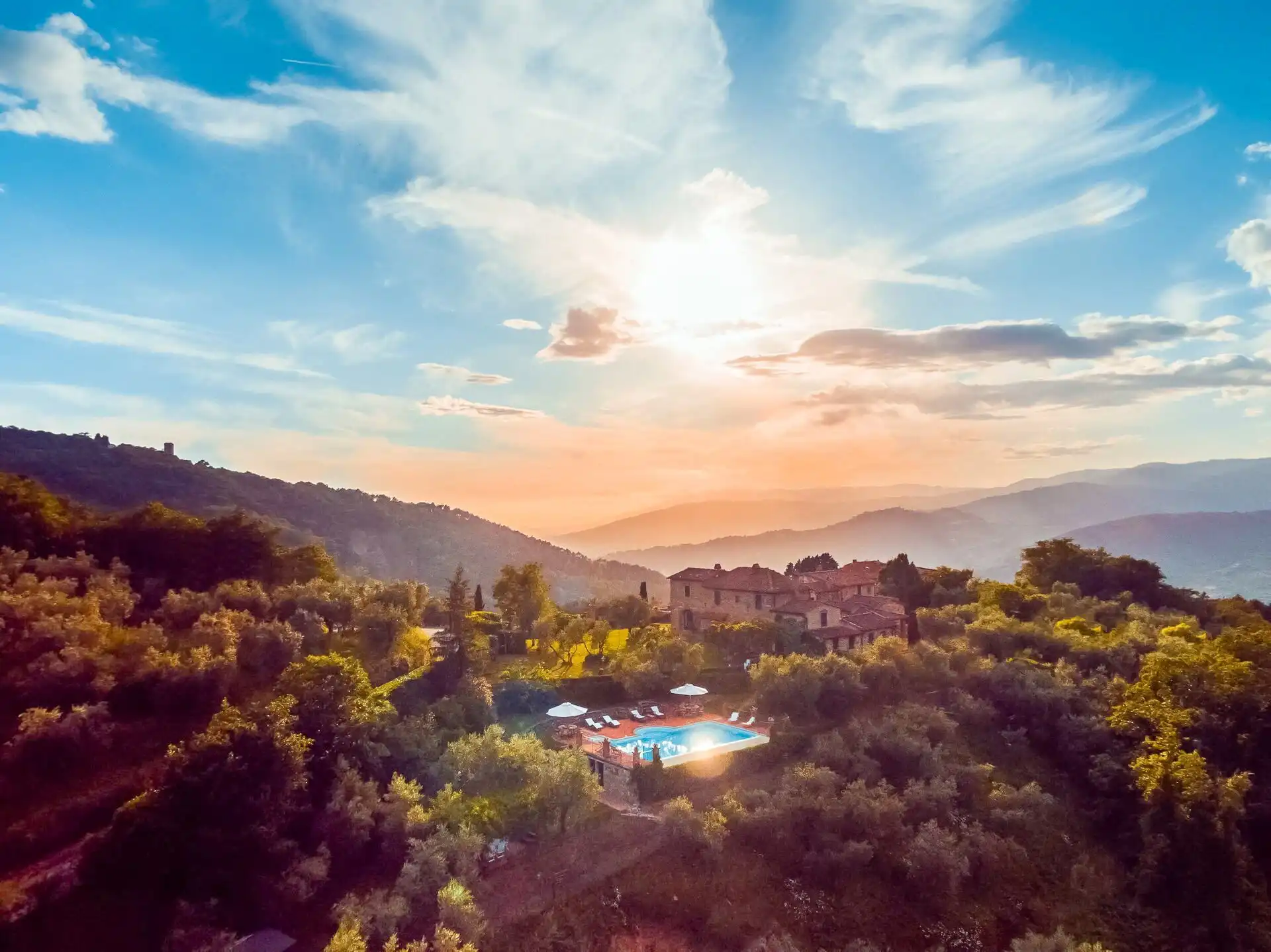 Photos Domaine d’exception avec deux villas et revenu annuel élevé près de Florence